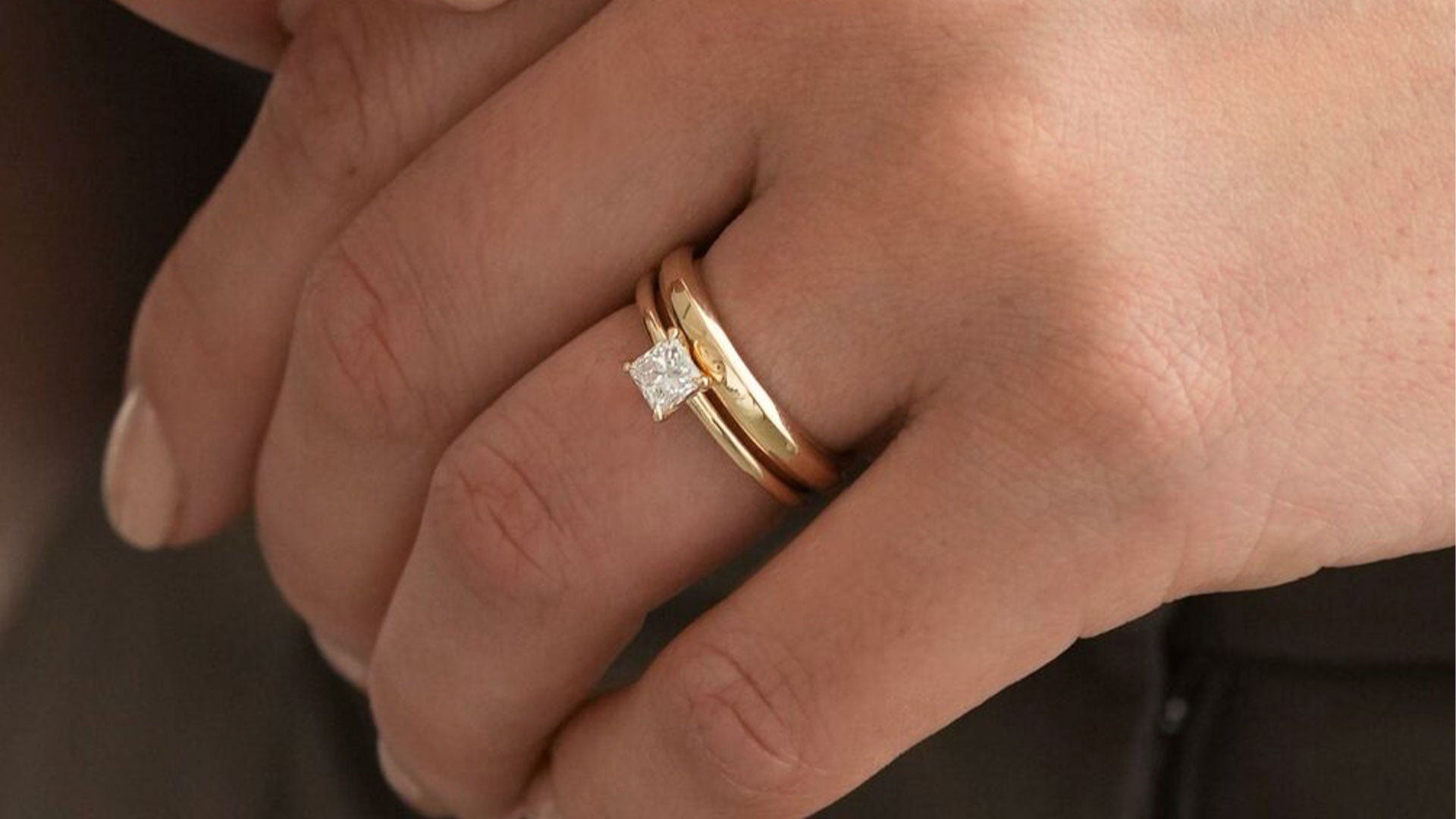 schlichter Diamantenring im Princessschliff