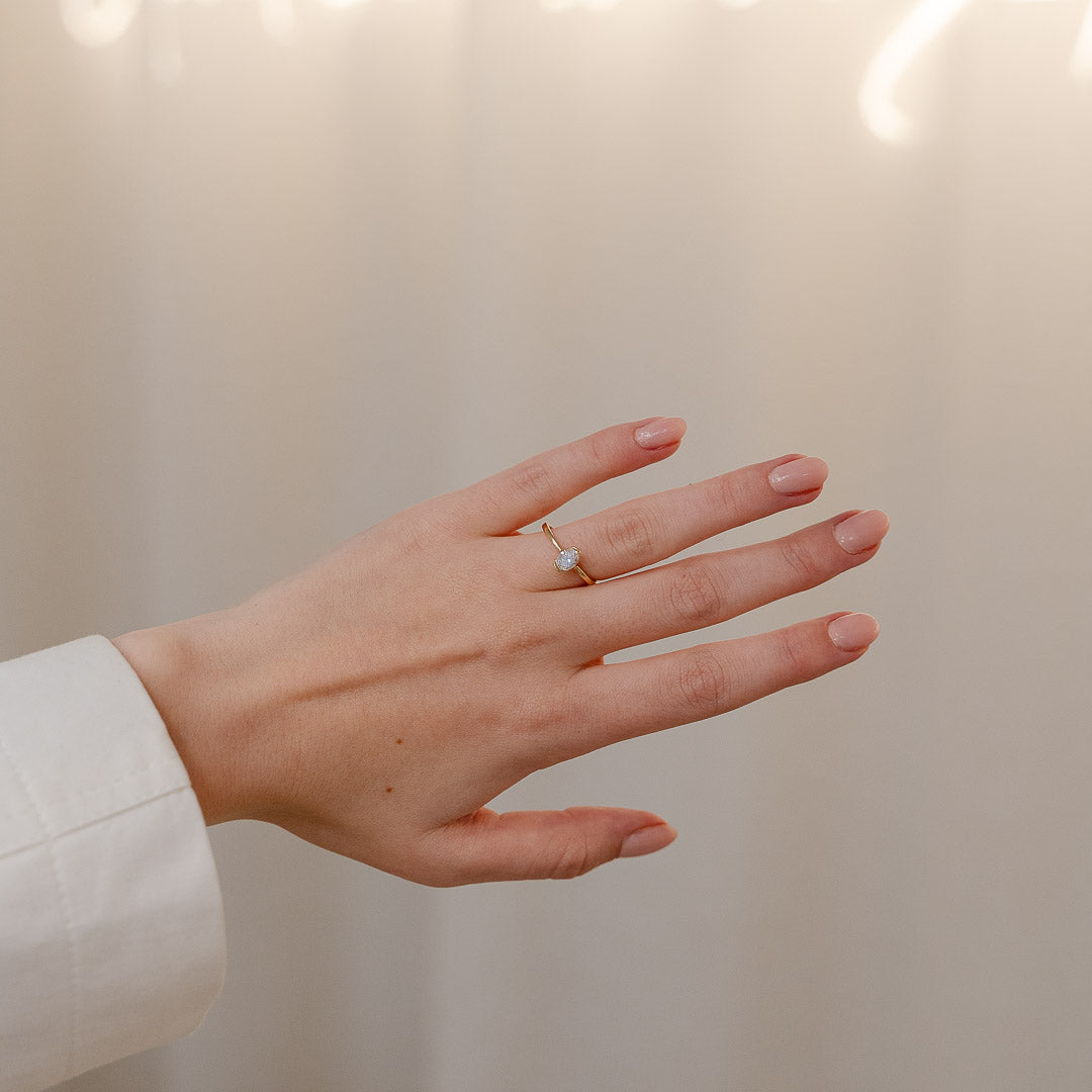 Oval Half Iris Ring