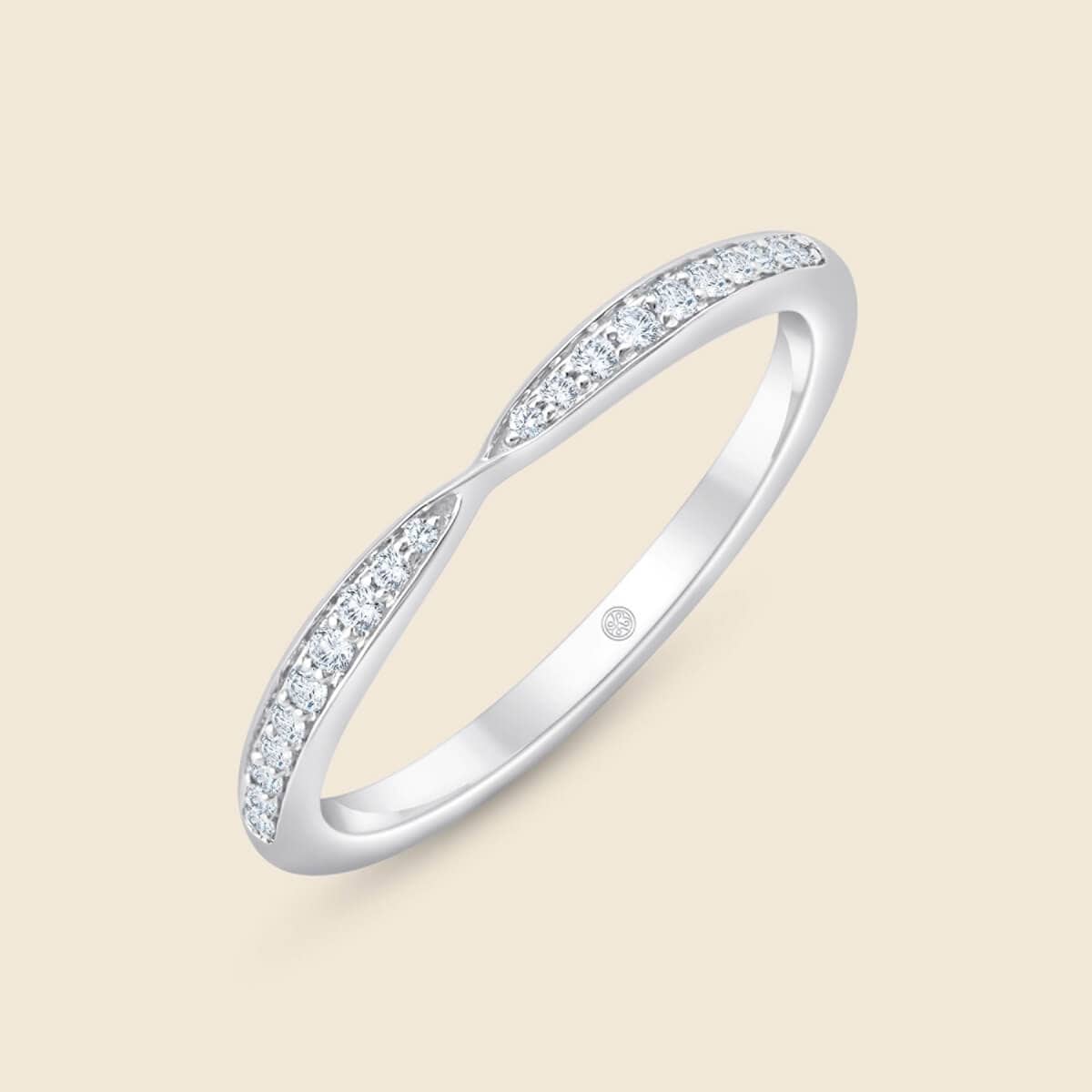 Geflochtener Ring in Weiß