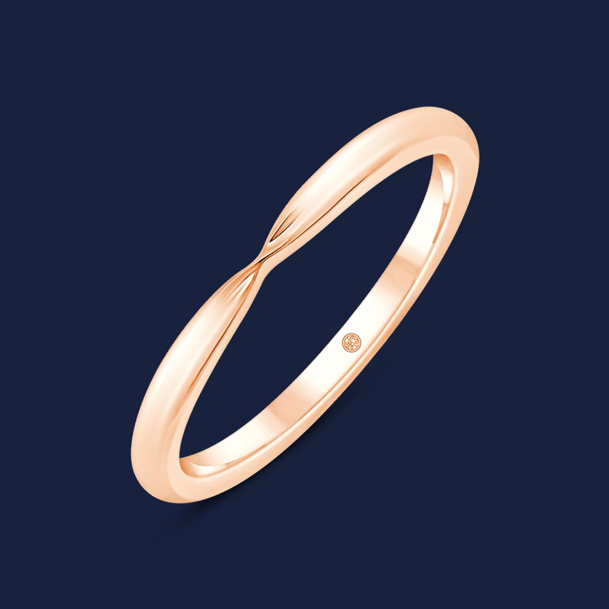 Mittig verengter Ring in Roségold