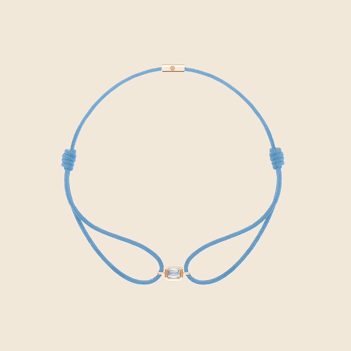 hellblaues Kordarmband mit Lab Diamanten in Smaragd-Schliff mit Fassung Rose