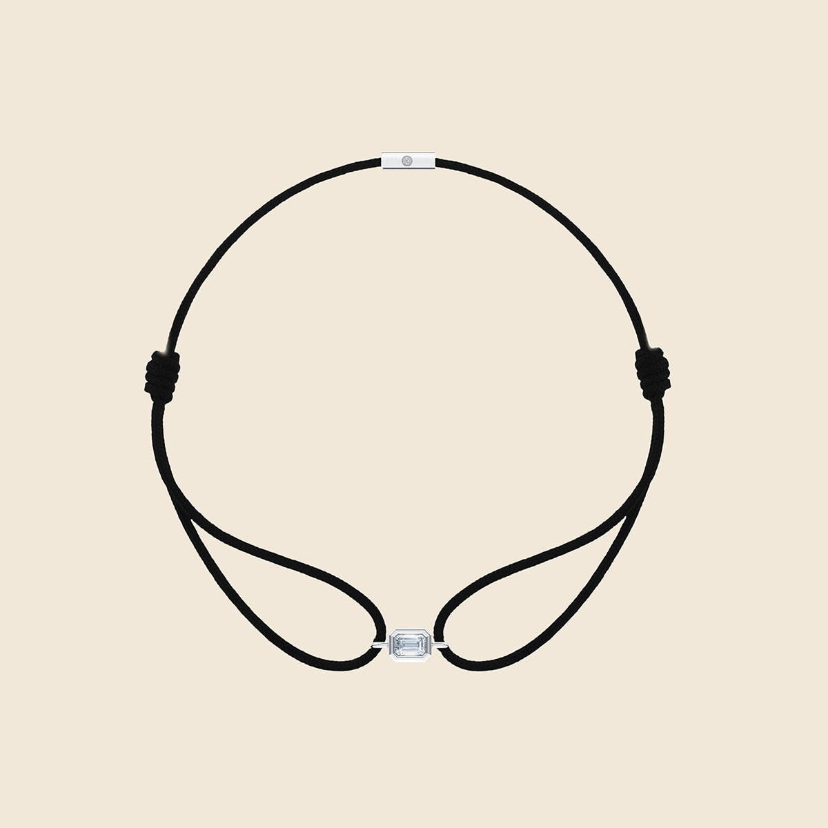 schwarzes Kordarmaband mit Lab Diamanten in Smaragd-Schliff in weißgoldener Fassung