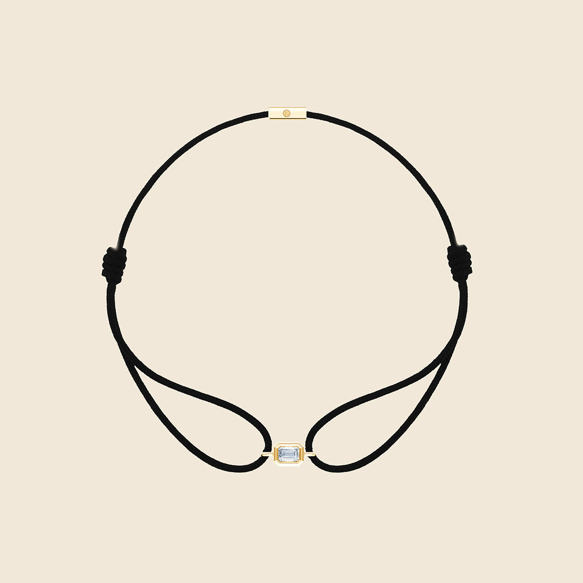 schwarzes Kordarmband mit Lab Diamanten in Smaragd-Schliff und goldener Fassung