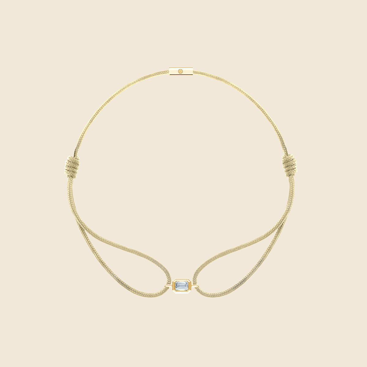 beiges Kordarmband mit Lab Diamanten in Smaragd-Schliff und goldener Fassung