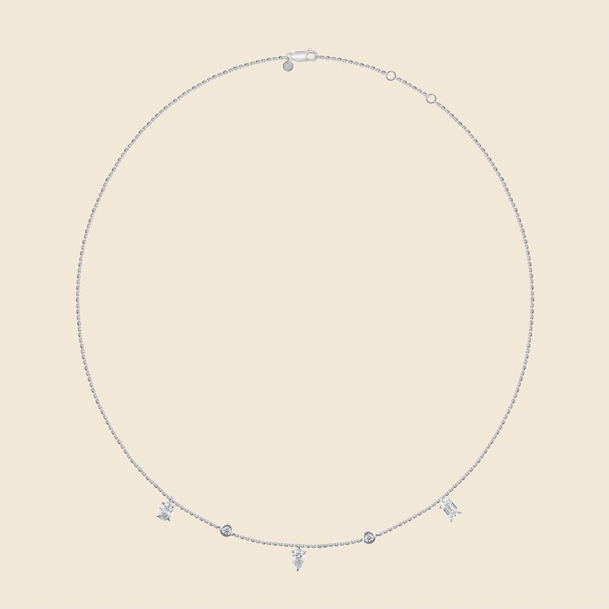 Kette in Weißgold mit Lab Diamanten in Rund-, Oval-, Birnen- und Smaragtschliff