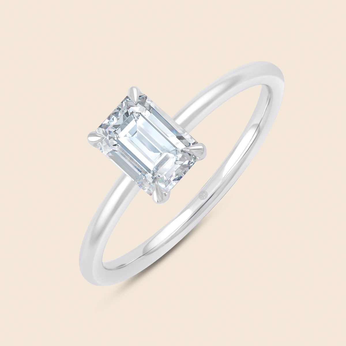 Verlobungsring in Weißgold oder Platin mit 1ct lLab Diamant im rechteckigen Emerald Schliff