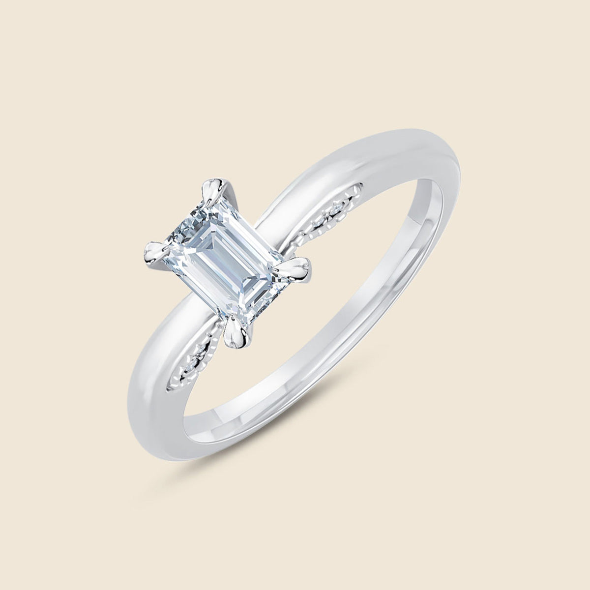 950er Platin Ring von oben mit einem großen Lab-Diamanten im Emerald-Schliff