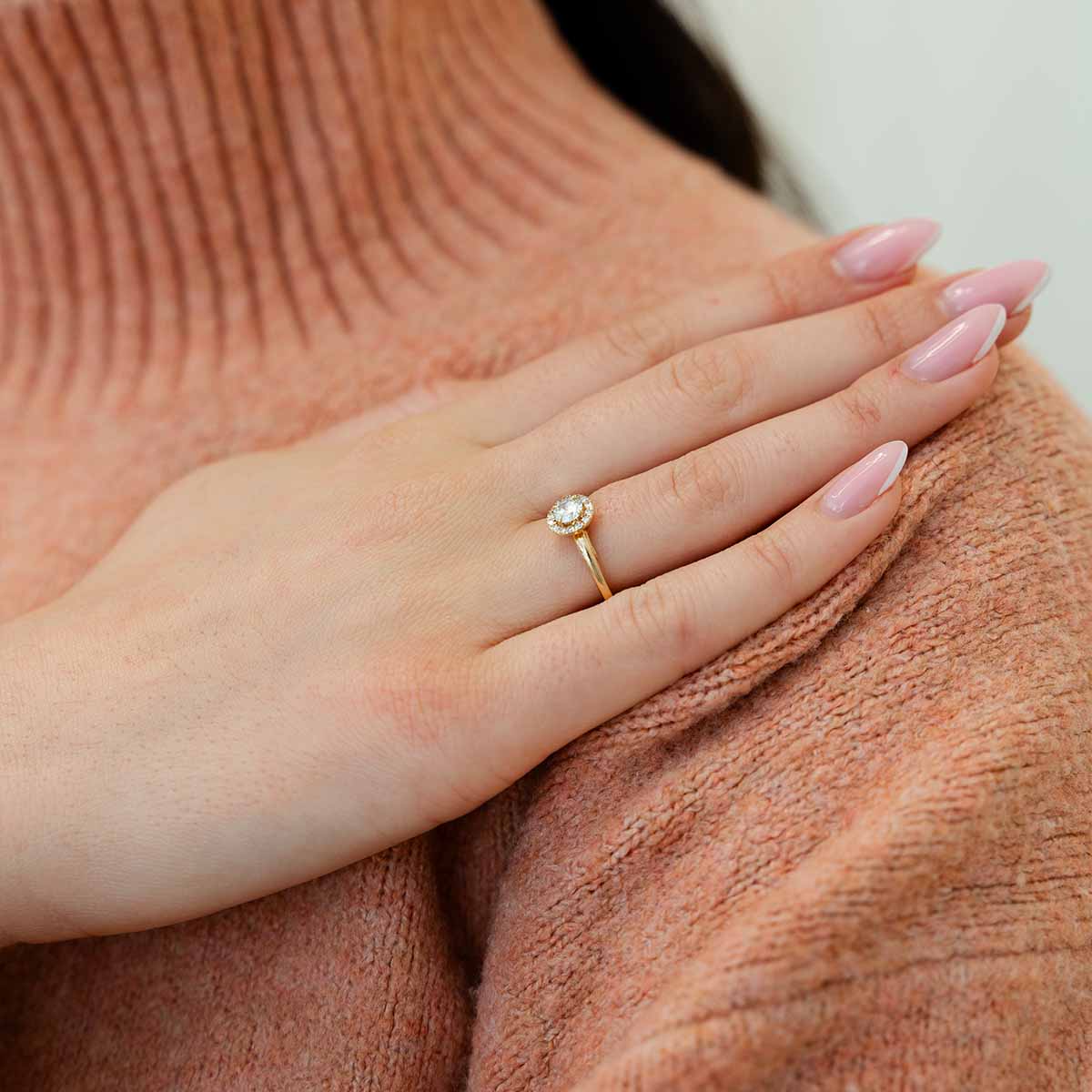Paisley Halo Round Ring