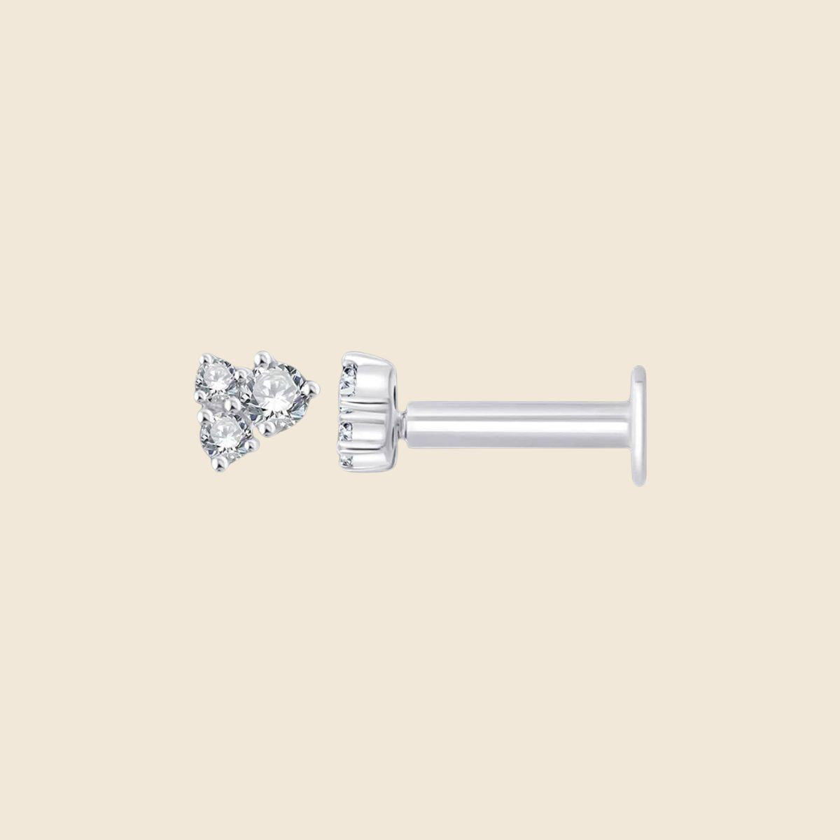 Weigoldenes Piercing mit drei Lab Diamanten in Krappenfassung