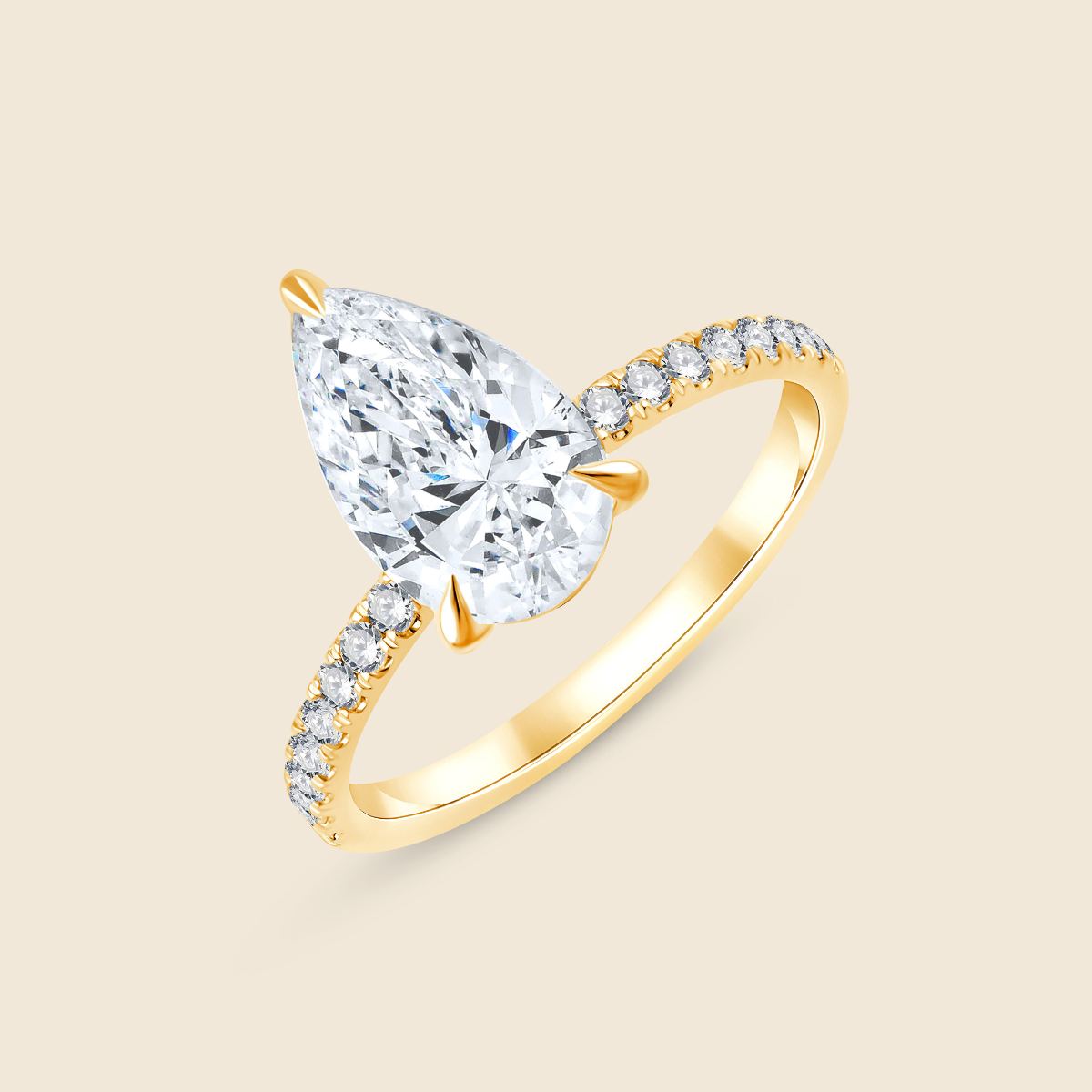 Gelbgoldener Verlobungsring mit zentralem Diamant und  Diamanten am Ringband