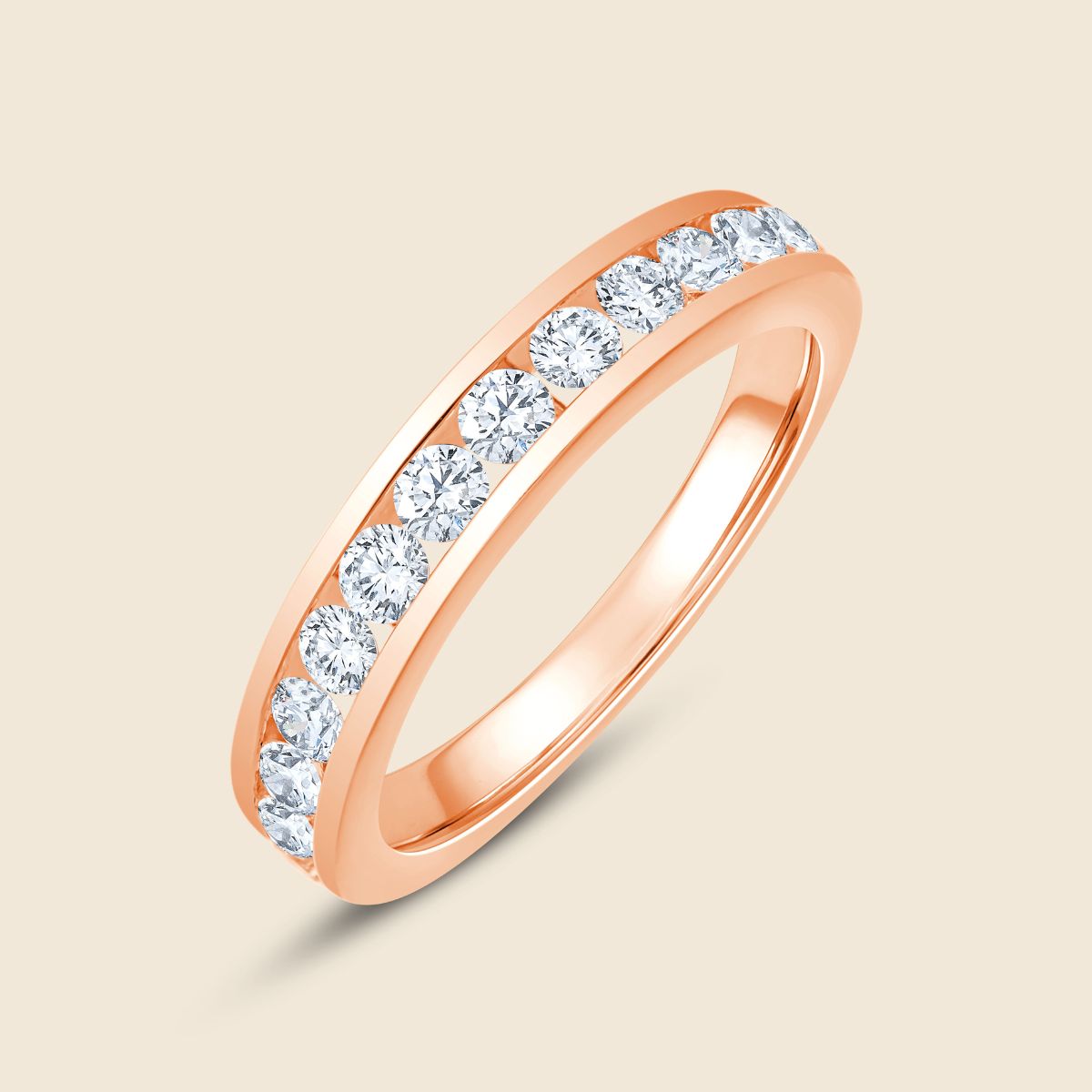 Rosegoldener Ehering mit Labor Diamanten im Rundschliff gehalten in sicherer Kanalfassung