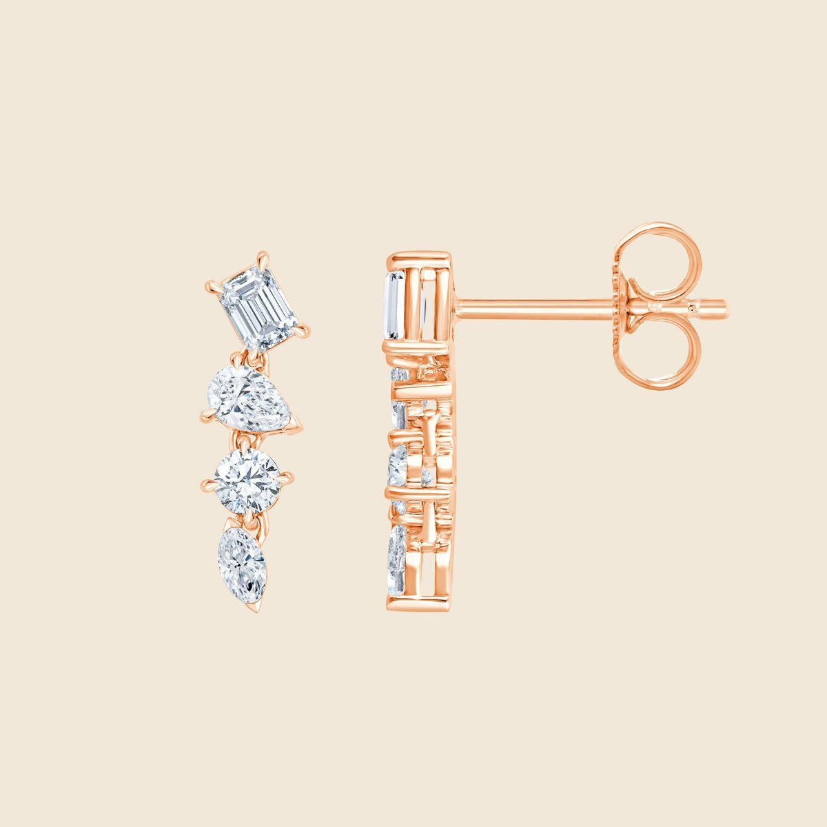 Rosegoldene längliche Ohrstecker mit Diamanten in vier verschiedenen Schliffen