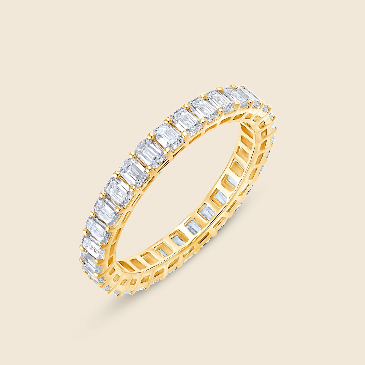 Eternity Ring in Gelbgold mit Labor Diamanten im Emerald Schliff in Krappenfassung