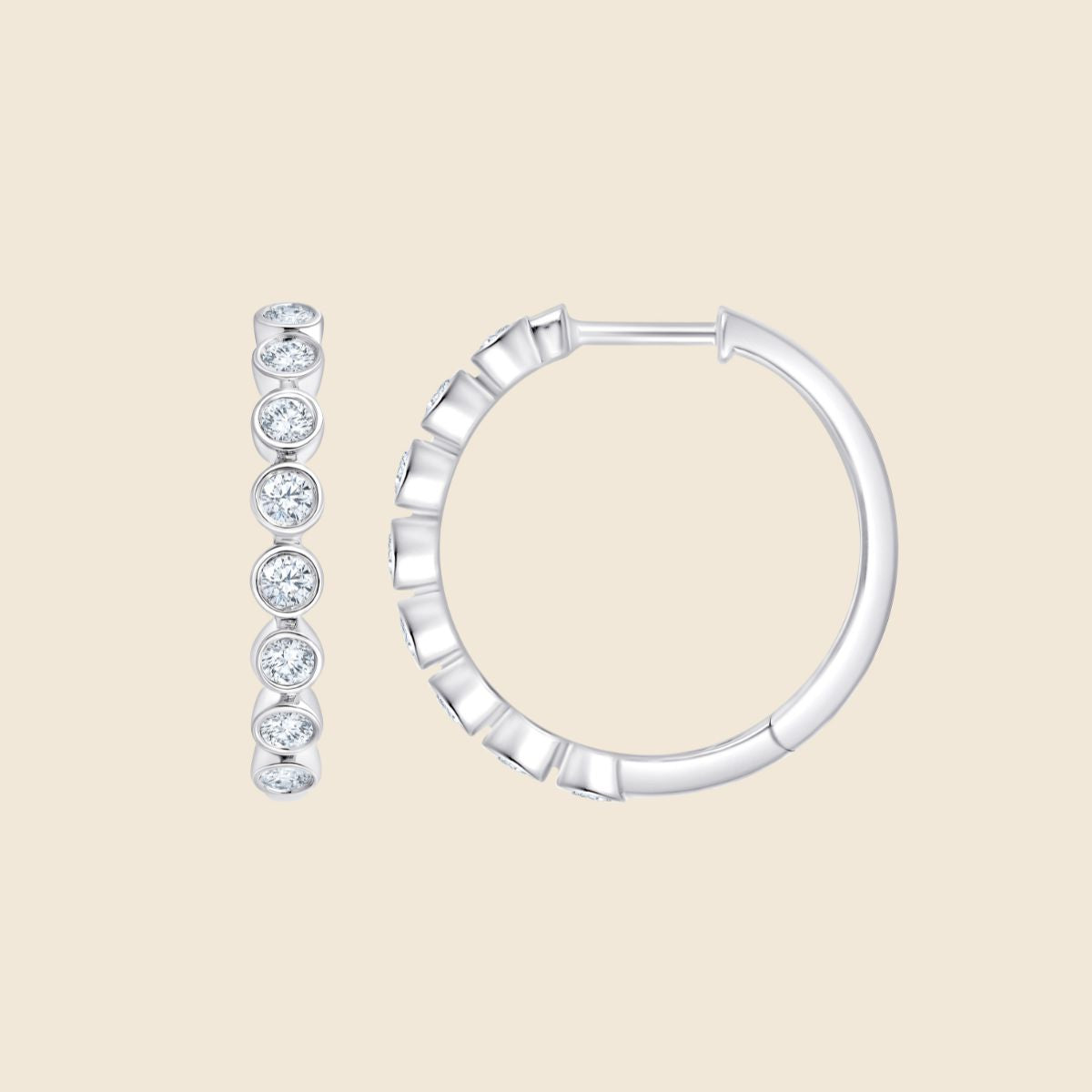 Weißgoldene Kreolen mit acht runden Labor Diamanten in Kesselfassung