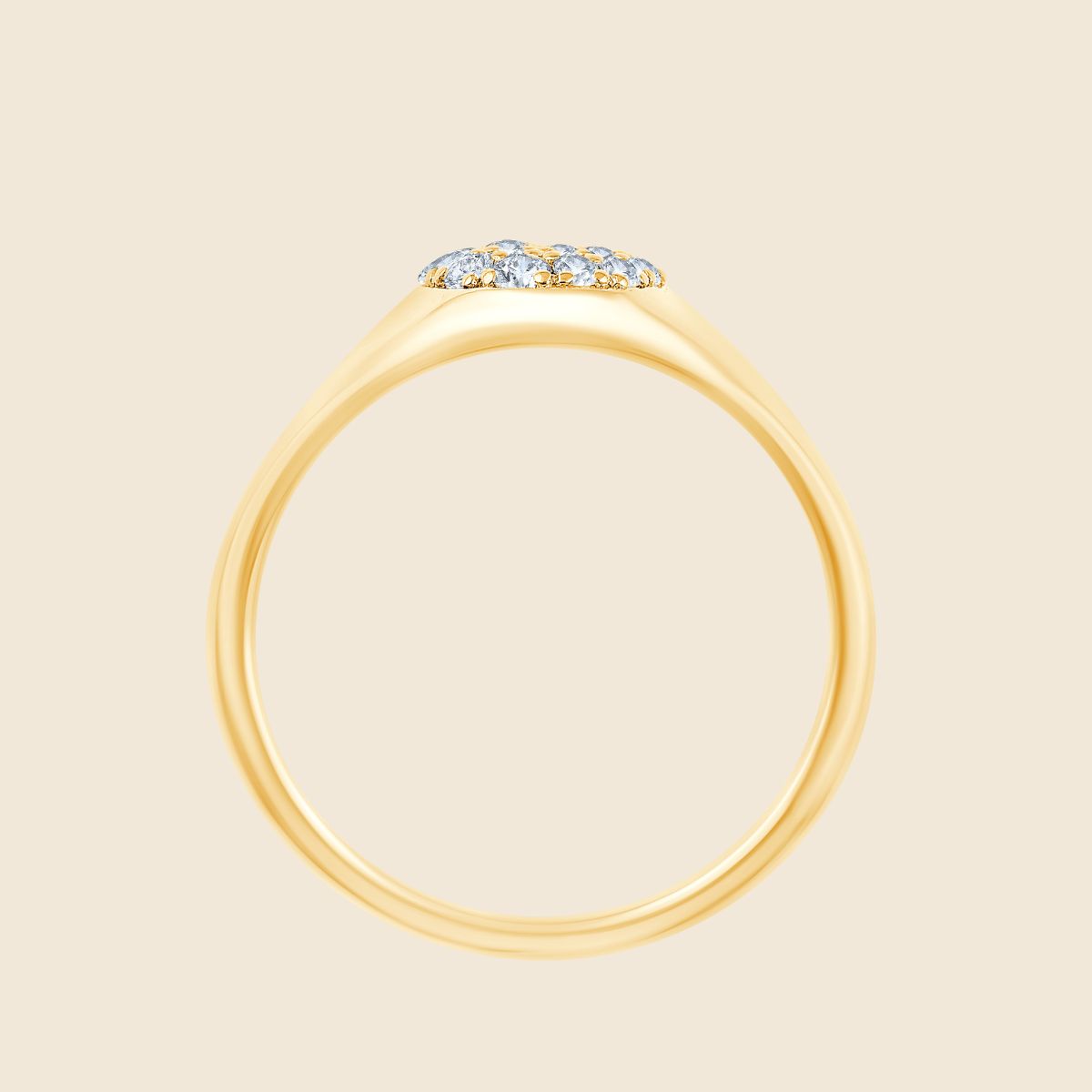 Vergoldeter Silberring in Gelb mit Lab Diamanten im Rundschliff in Vorderansicht