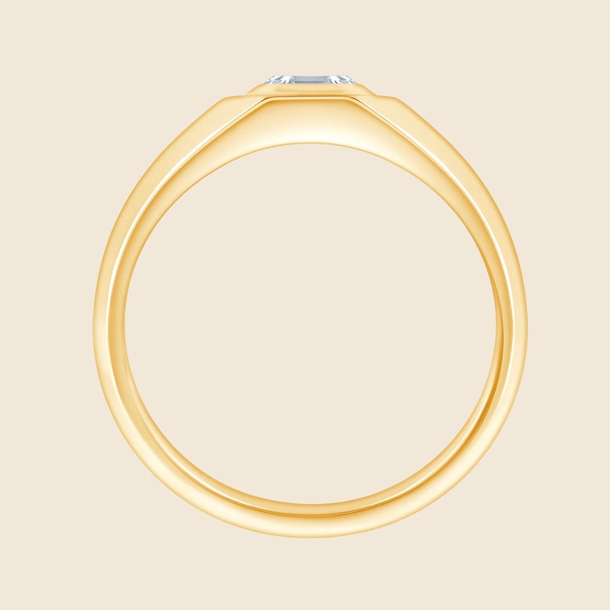 Ring aus 14K Gelbgold mit Lab Diamanten im Hexagonschliff Vorderansicht