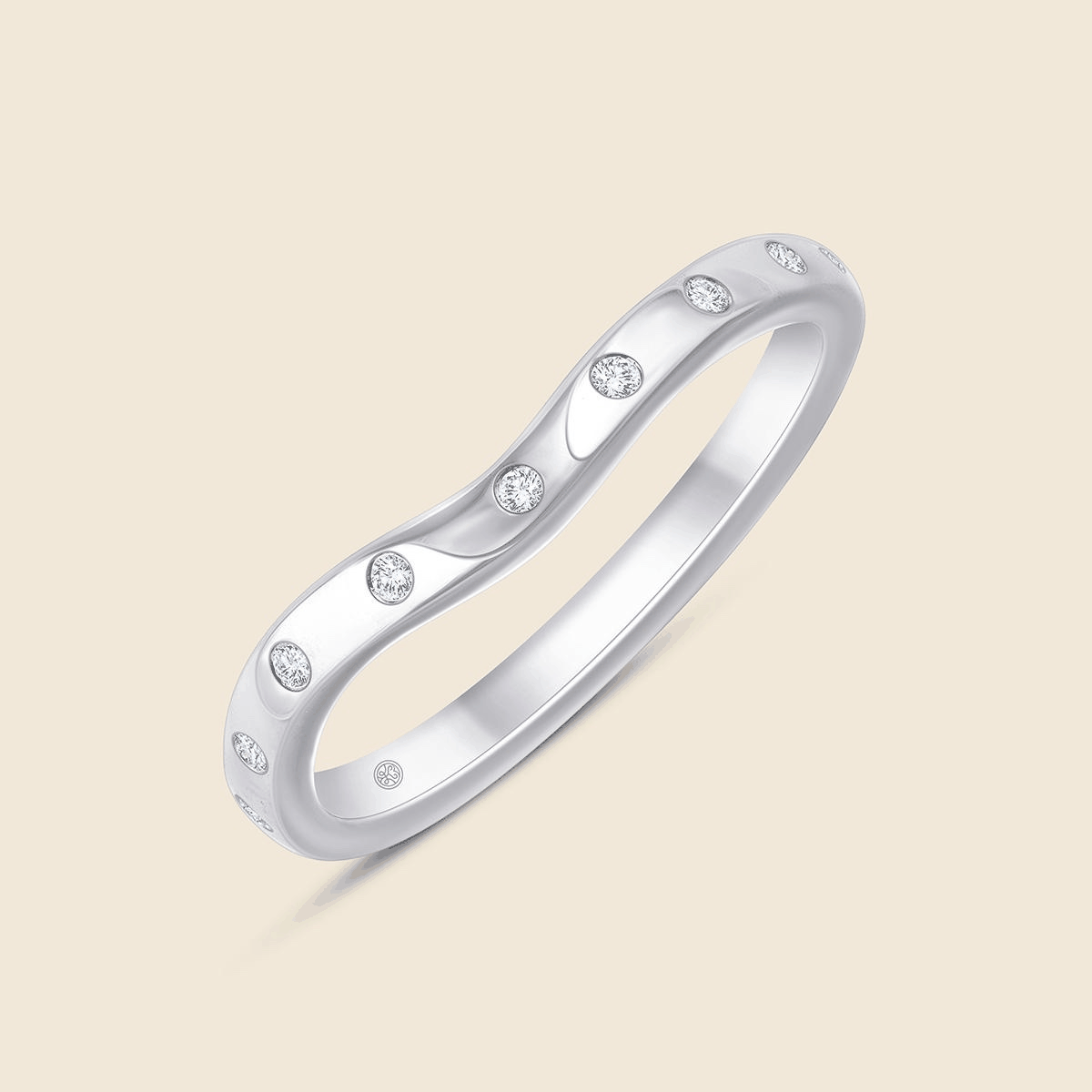 Weißgold Ring im Wellenform mit kleinen runden Lab Diamanten