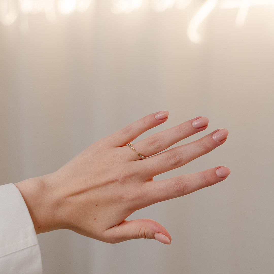 Petite Pinched Diamond Band