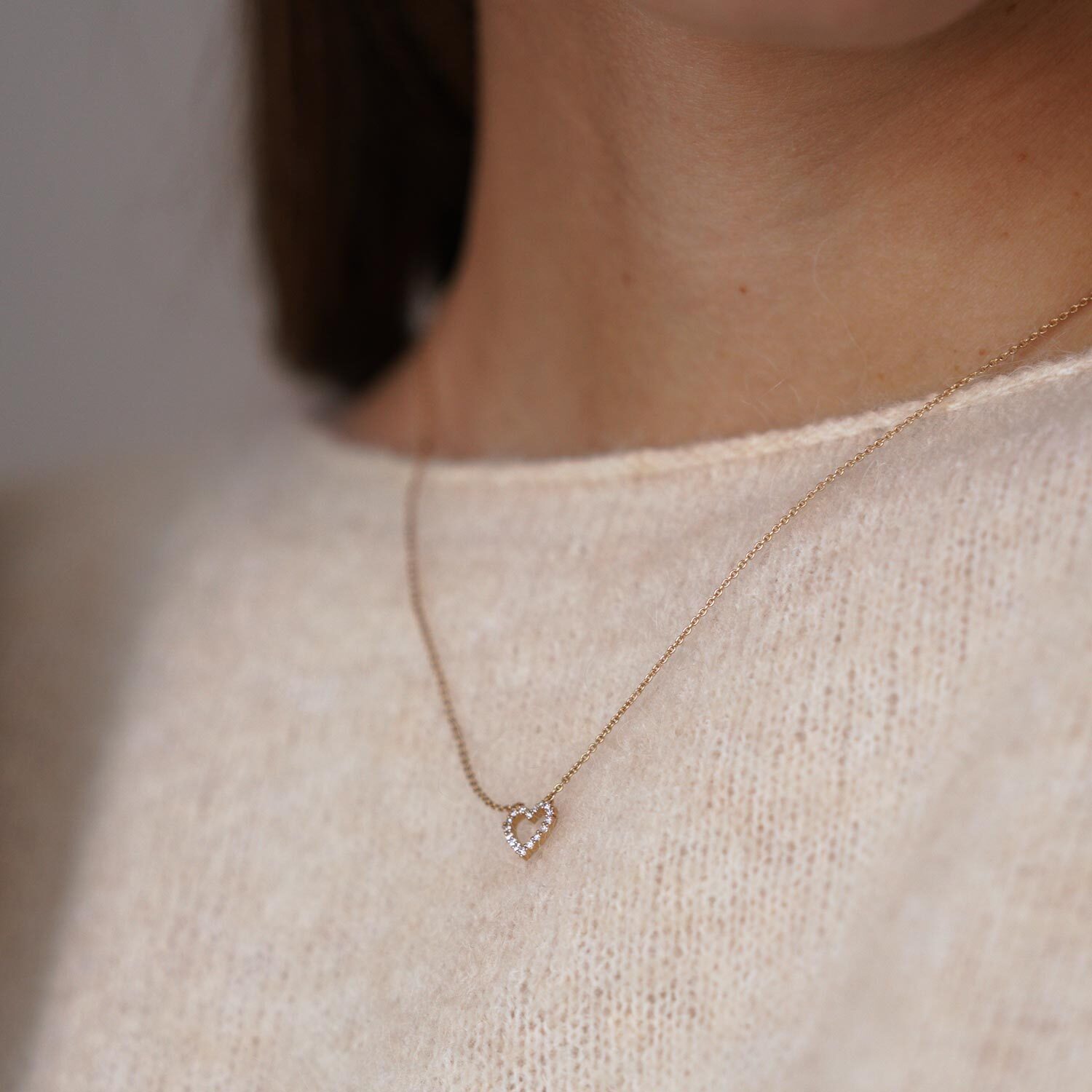 Herzkette mit natürlichen Diamanten