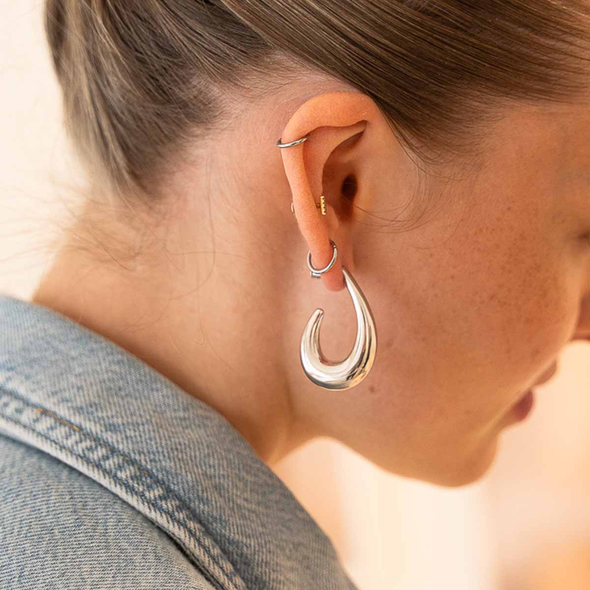 Große Halbkreolen in 925er Sterlingsilber am Model