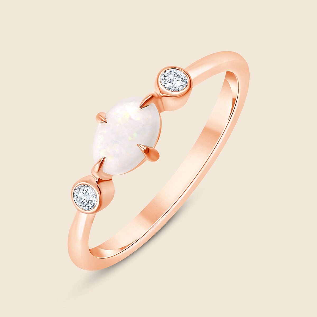 Boho Opalring mit australischem Opal und Lab-Diamanten