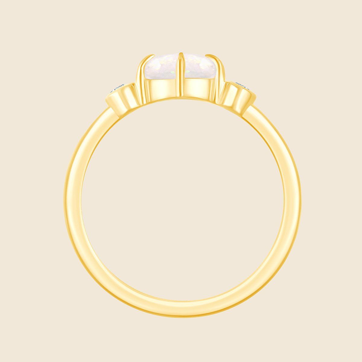 Opalring am Finger getragen, recyceltes 14k Gold