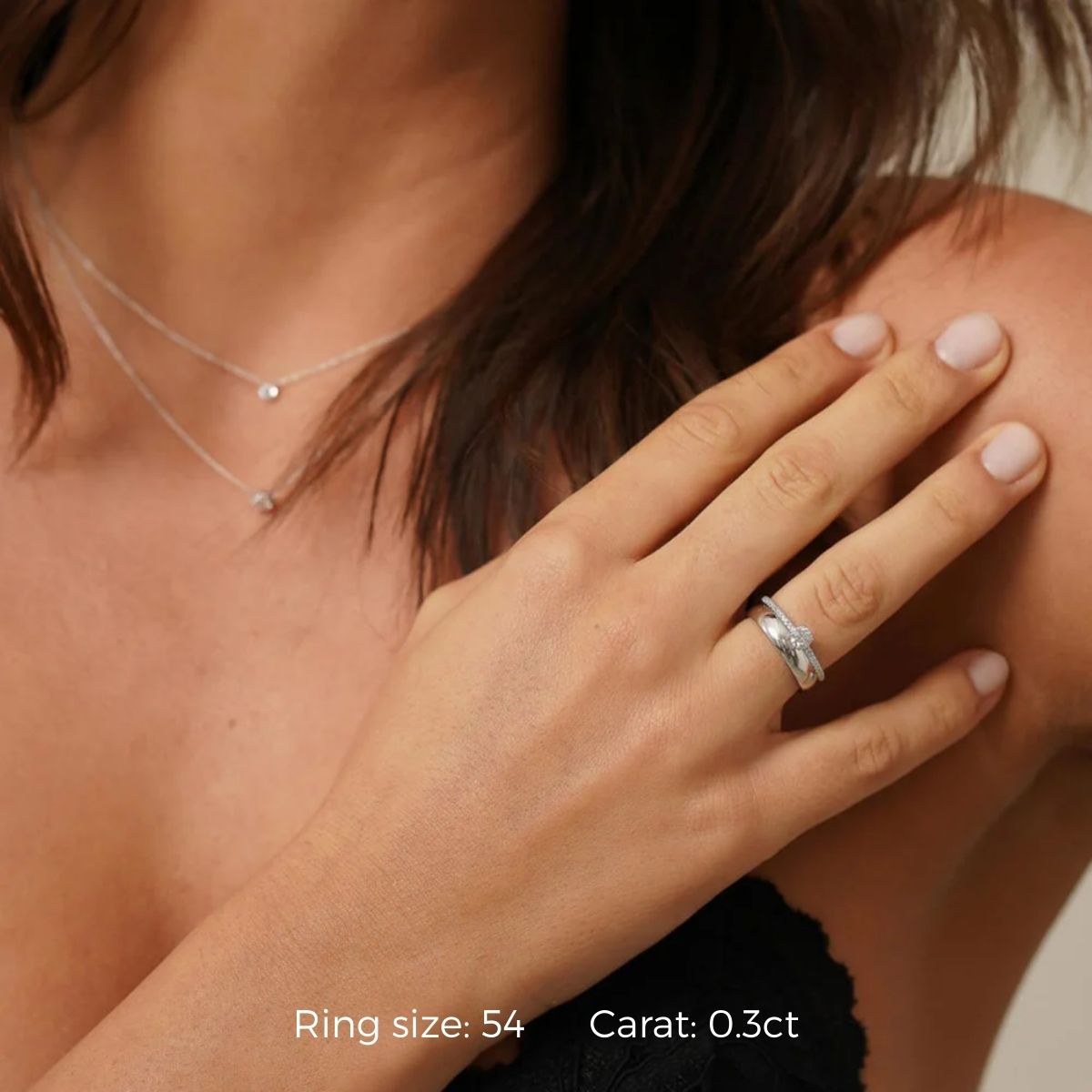 Solitair-Ring Rundschliff Modelbild am Finger