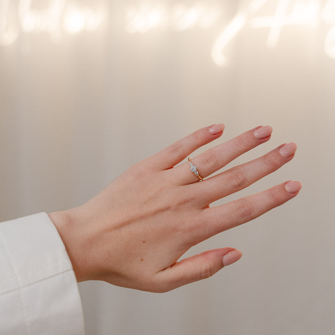 Eleganter Verlobungsring in Gelb mit 3 Diamanten