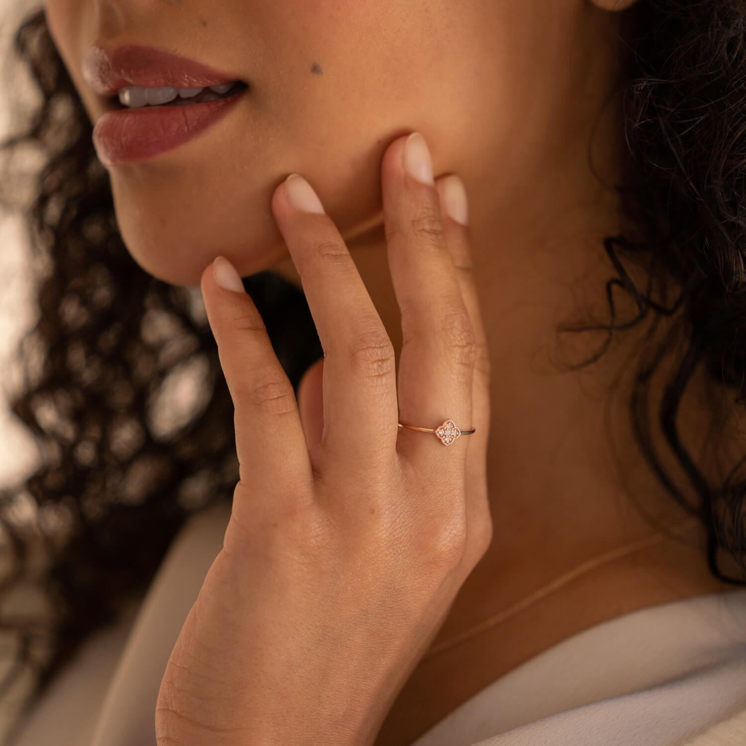 Filigraner Schmuck in Kleeblattform