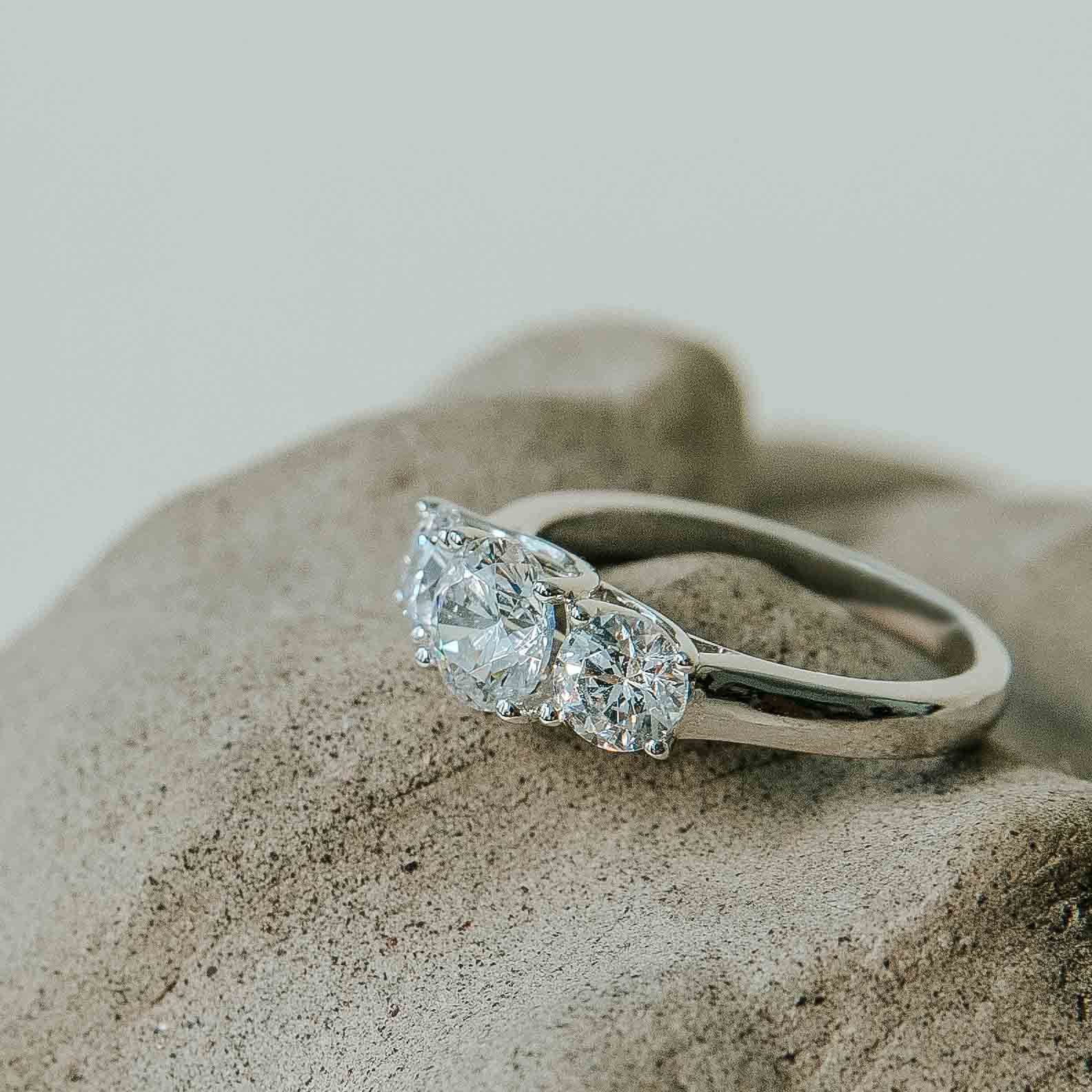 robuster nachhaltiger Diamantenring mit labgrown Diamanten