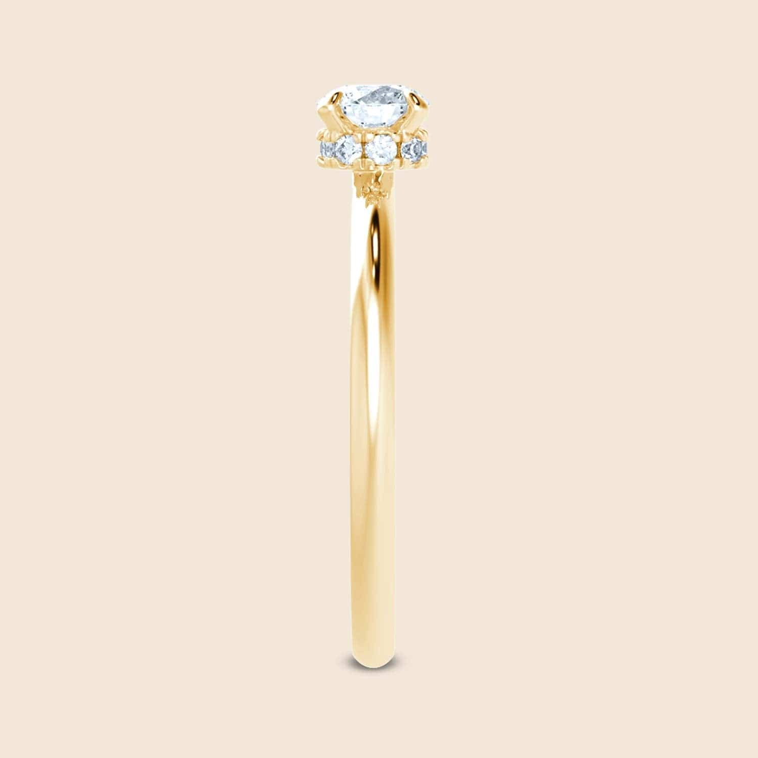 Daffodil Round Ring