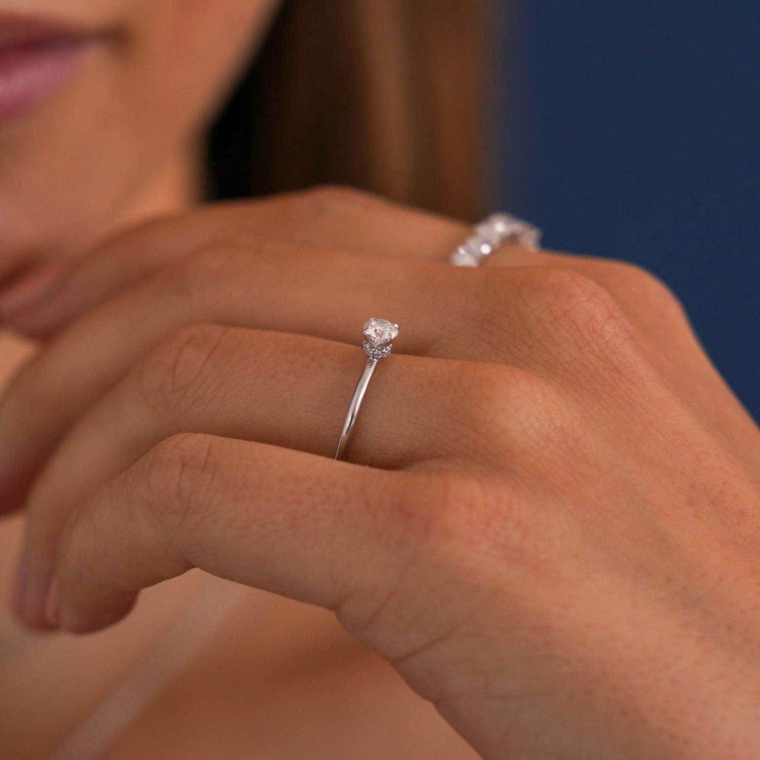 Daffodil Round Ring
