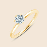 Ring in 14k Gelbgold mit Lab Diamant in ausgeprägter Krappenfassung