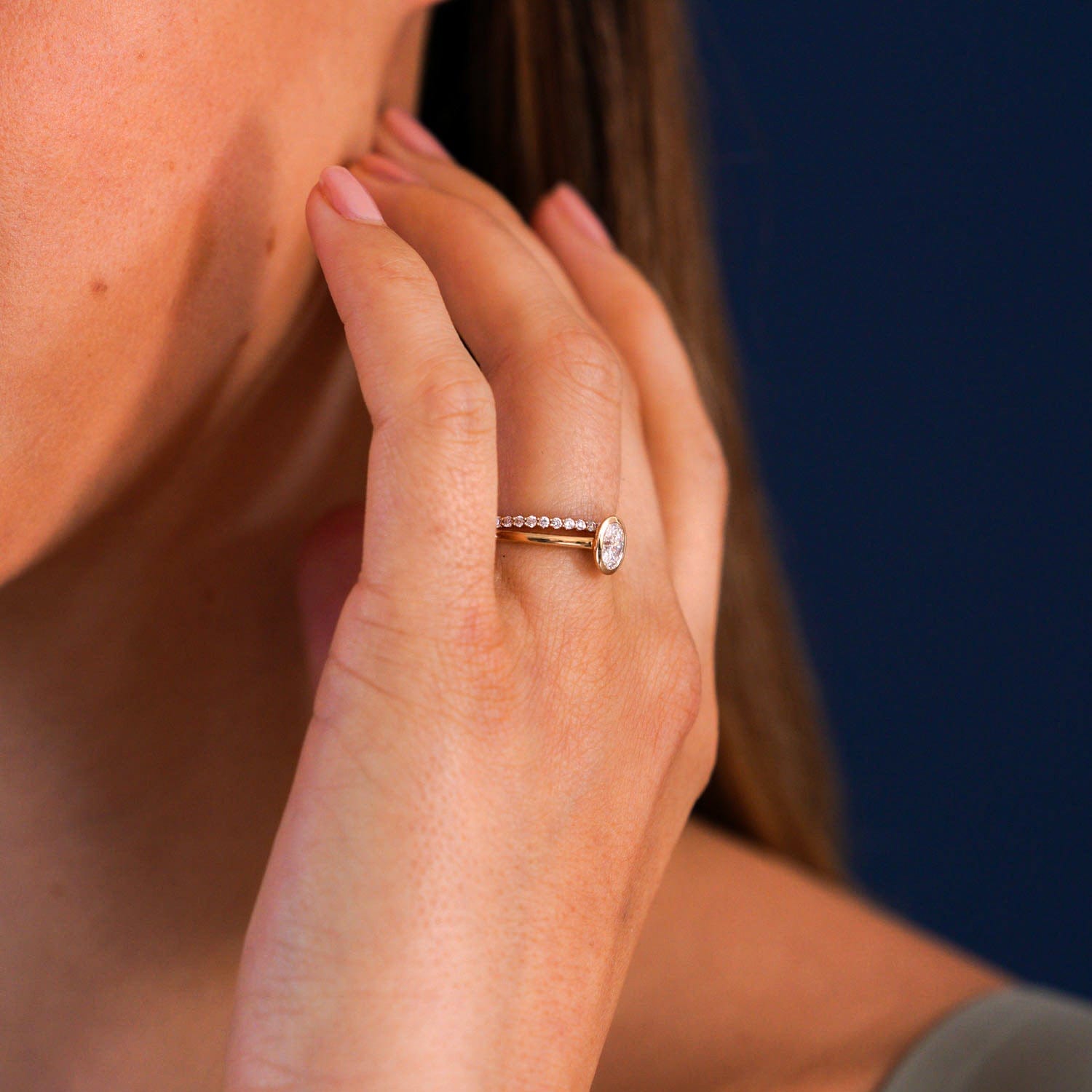 Oval Floating Iris Ring