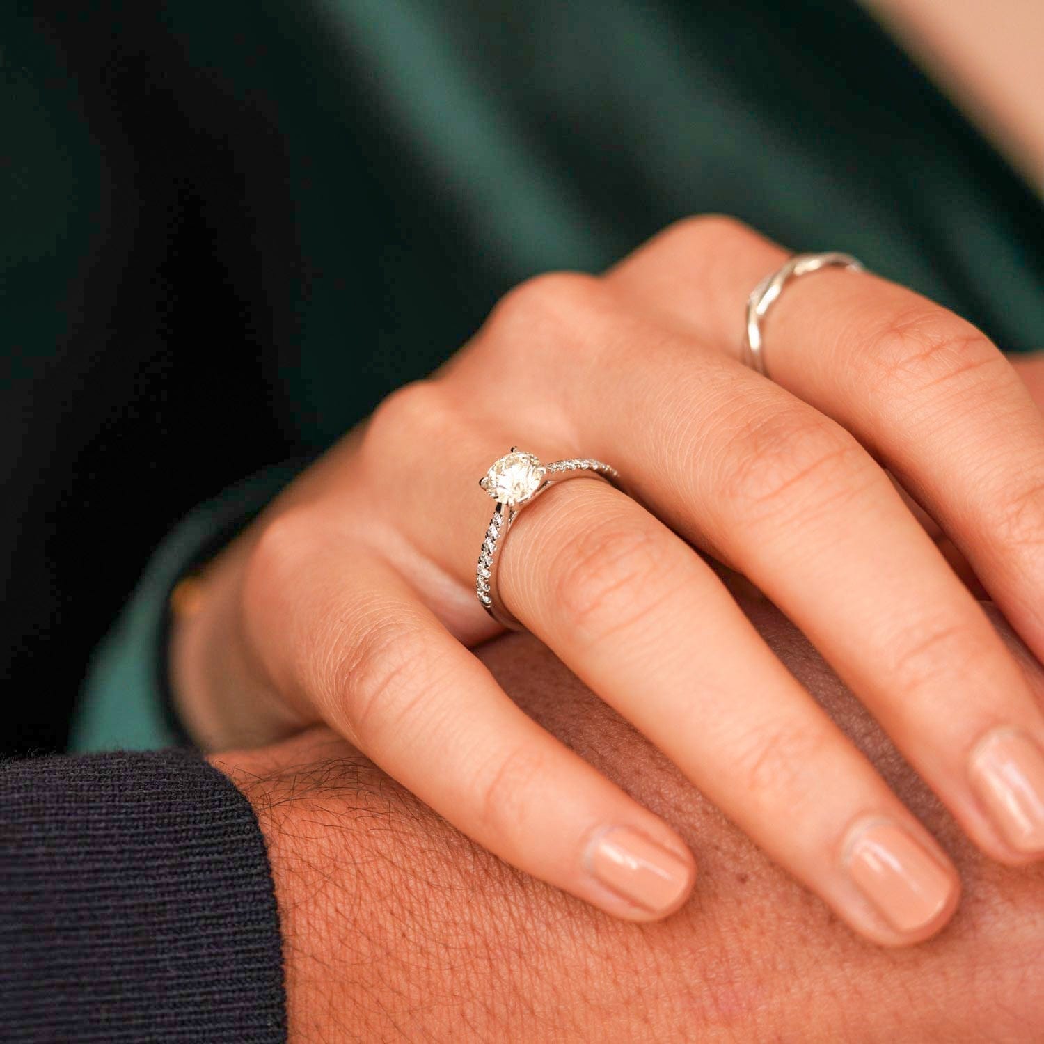 Arch Round Cross Micro Ring