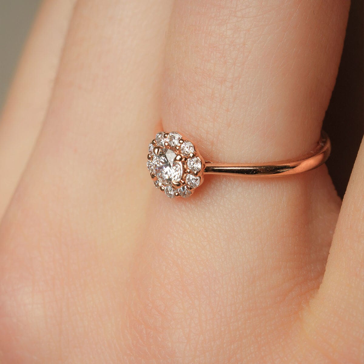 Halo Diamantenring im Blumendesign