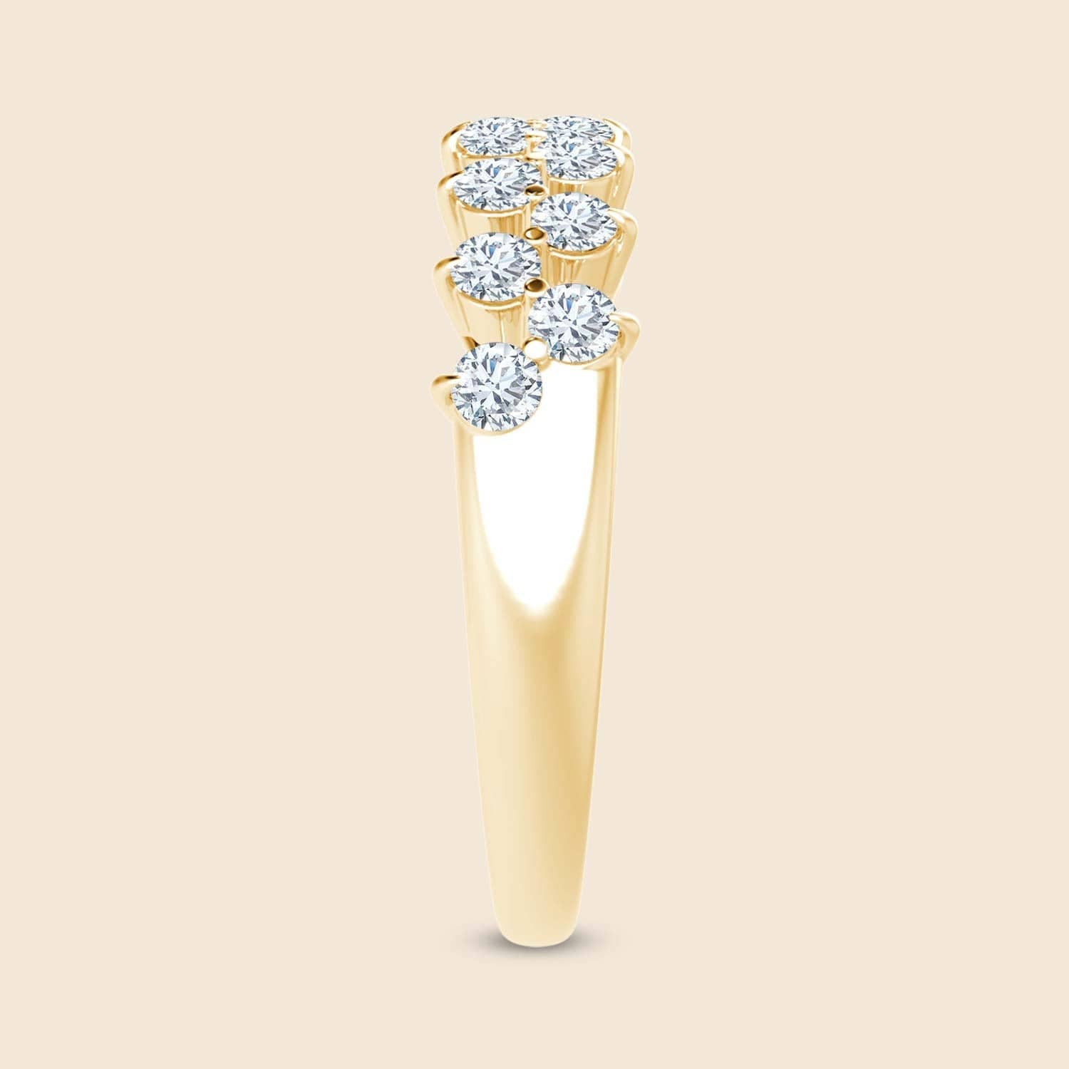Dezenter Ring in Gelb mit Lab-Diamanten von der Seite