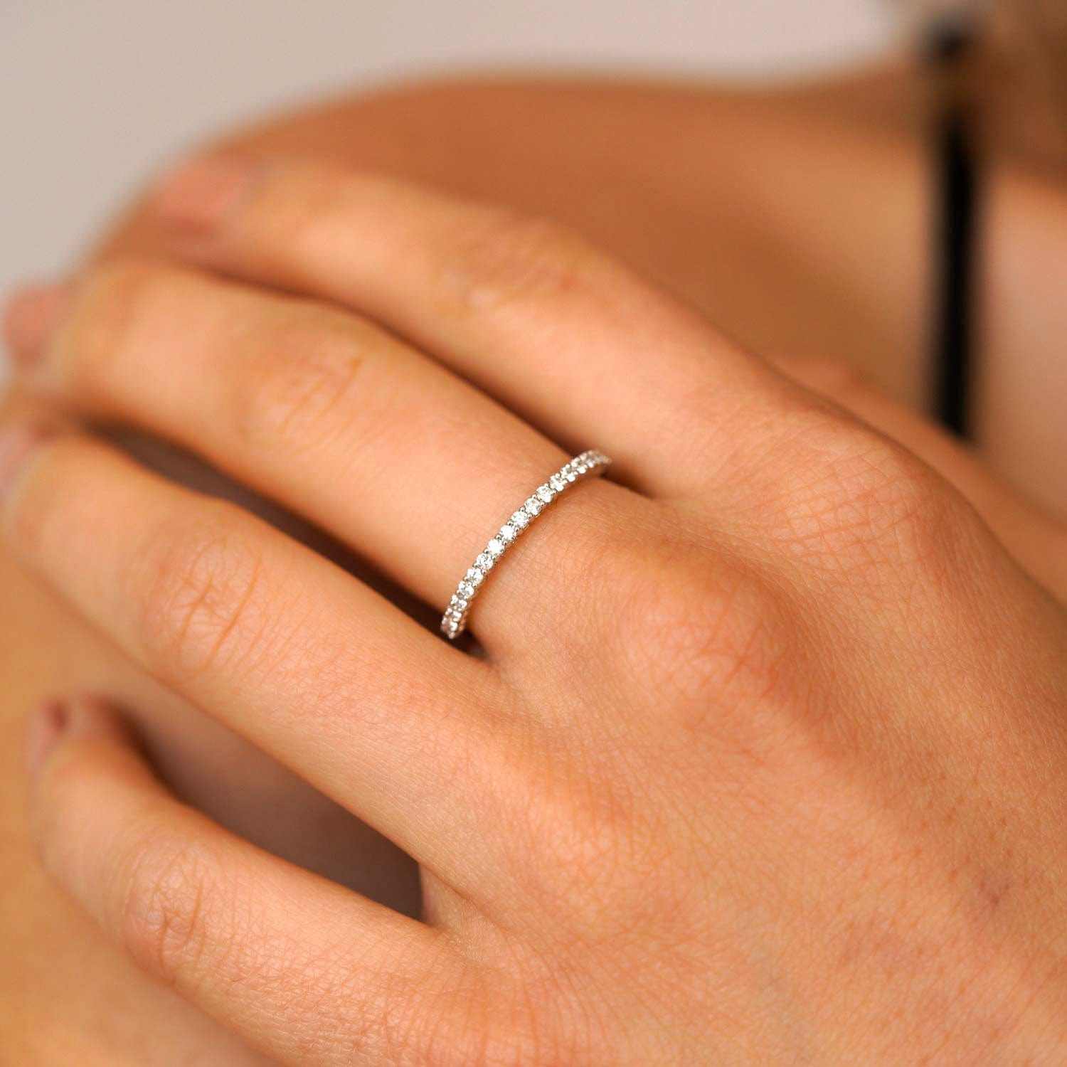 Medium Shared Prong Diamond Band