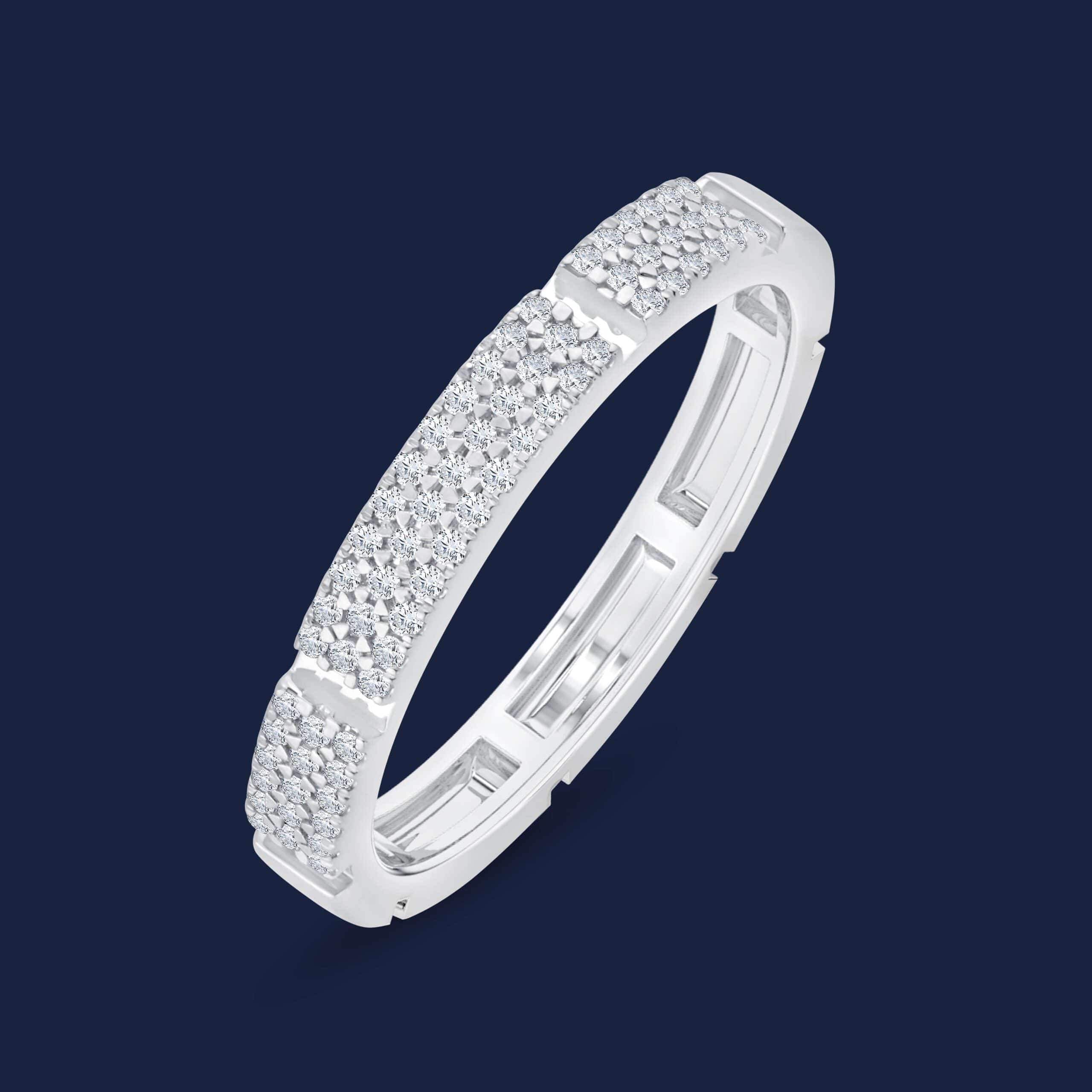 Dezenter Ring in Weißgold mit Diamanten verziert