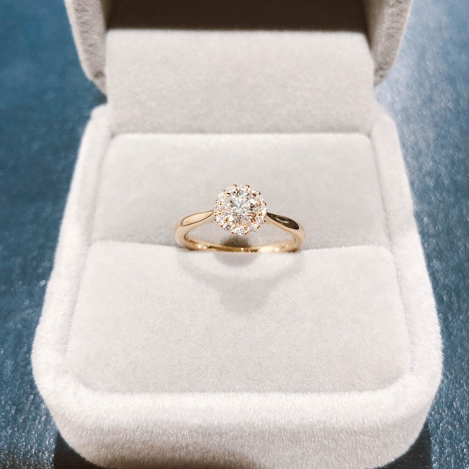 Bouquet Halo Round Pinched Cathedral Ring