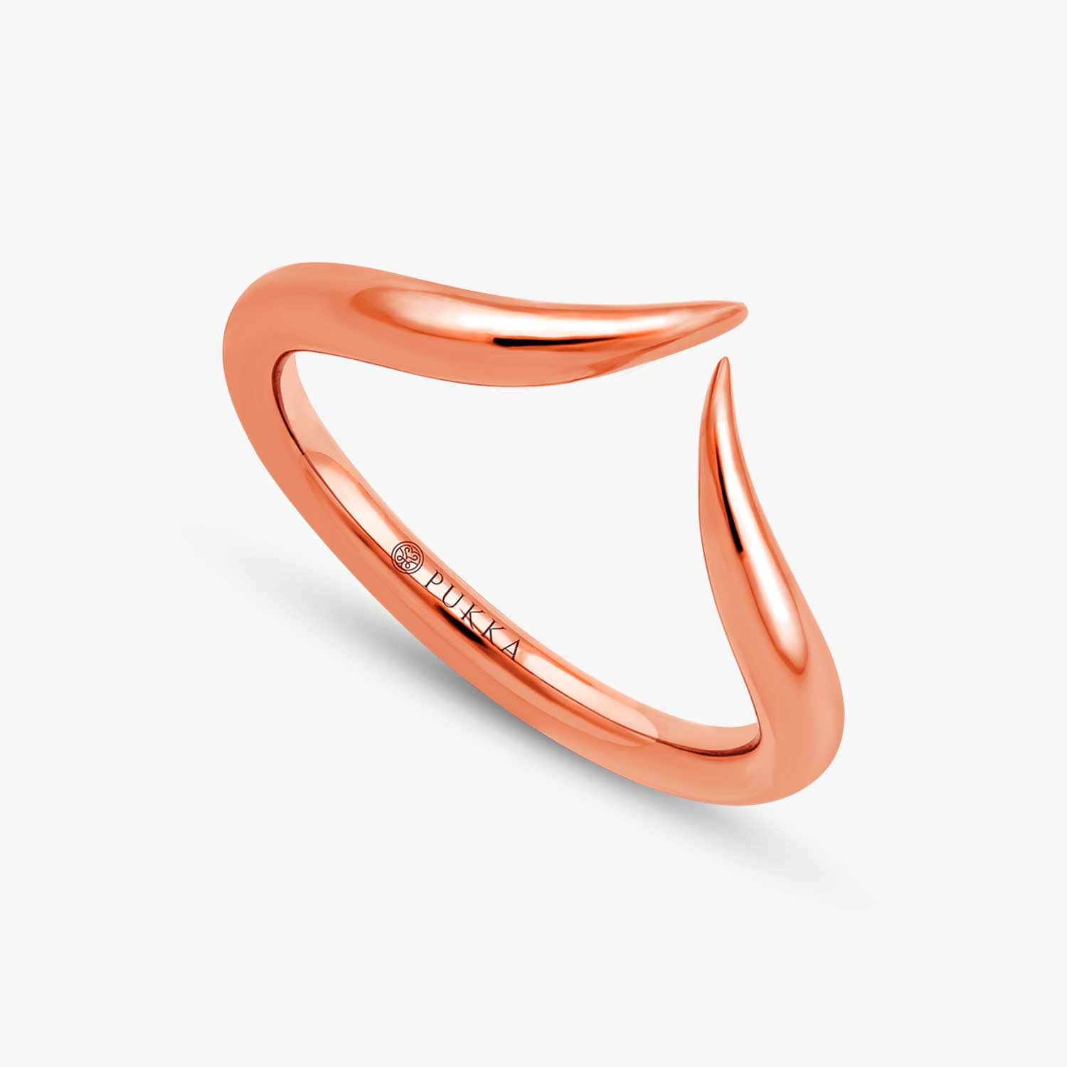 Ring mit Spitz nach oben verlaufenden Enden in Rose