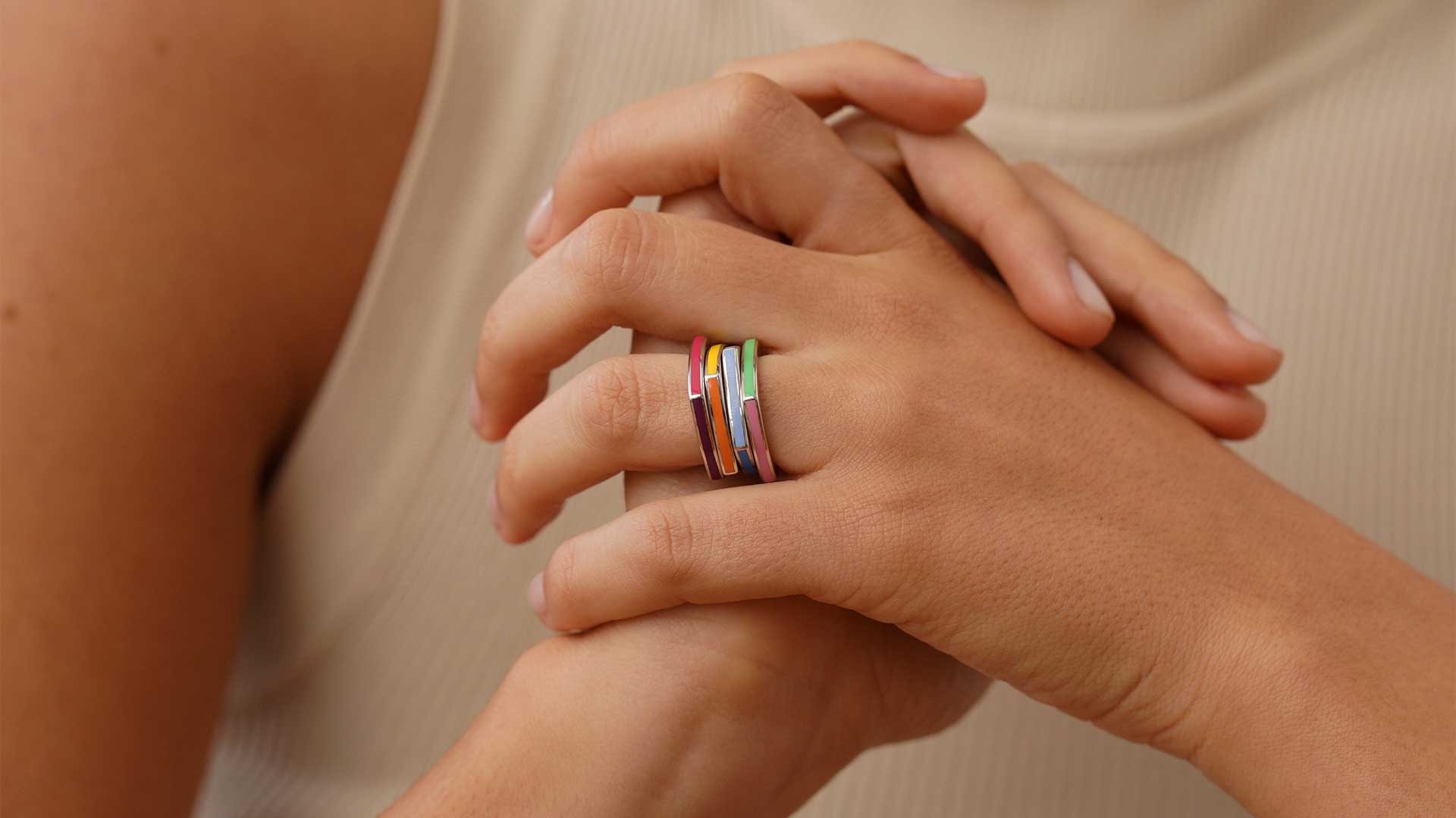 personalisierbare bunte Ringe aus Silber