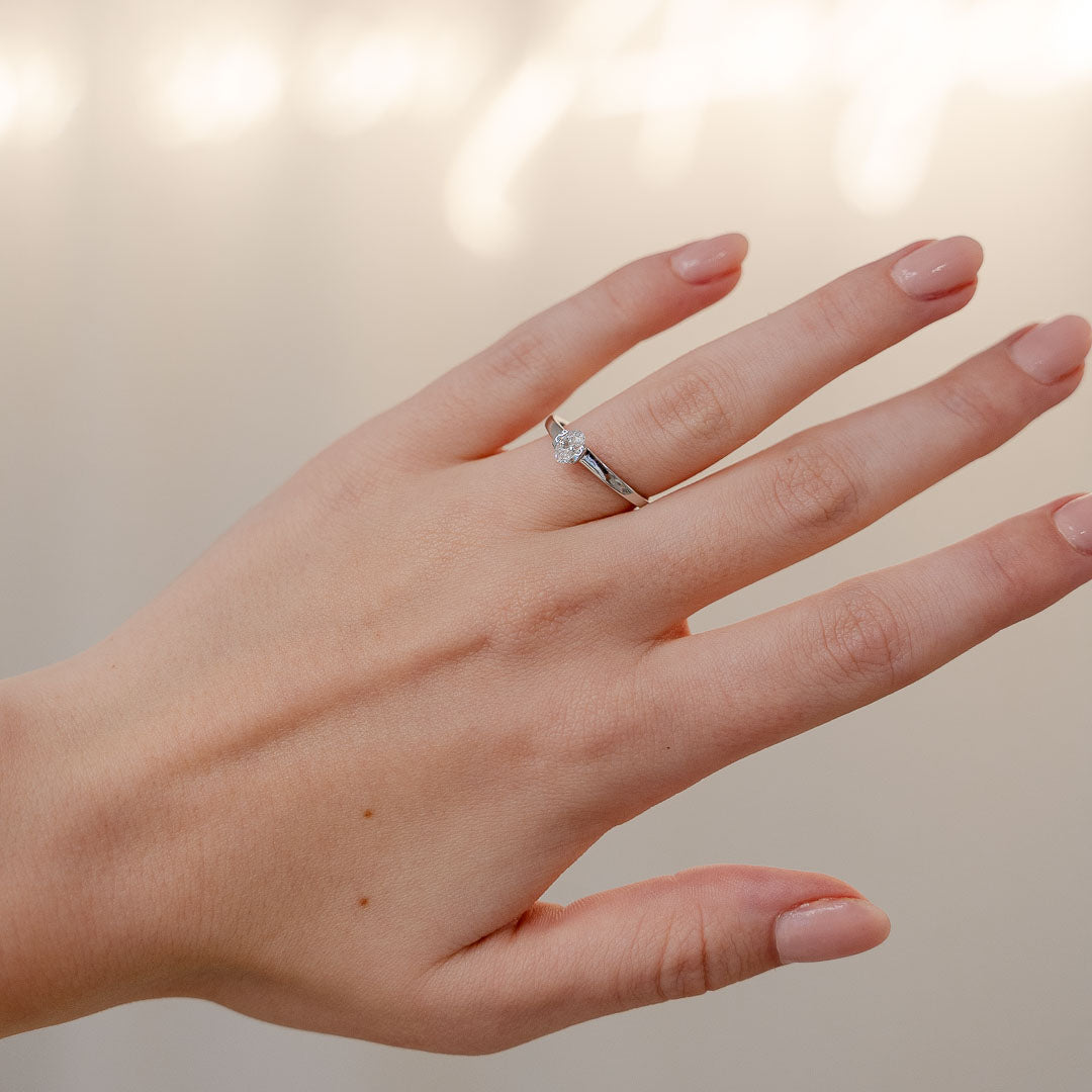 Oval Sleeping Iris Ring
