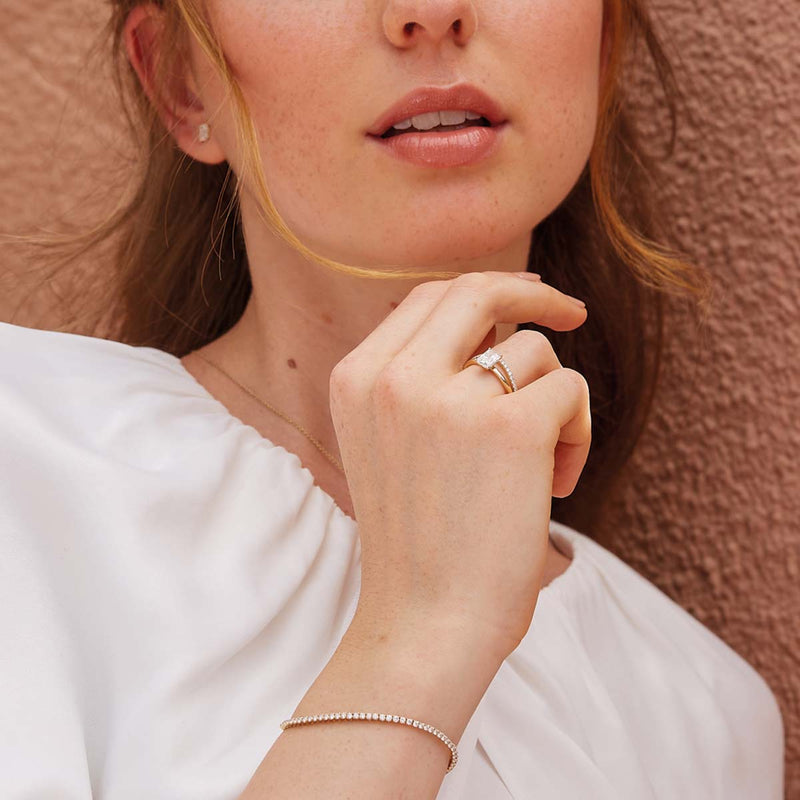 Einzigartiger Verlobungsring mit funkelndem LabDiamanten Pukka Berlin