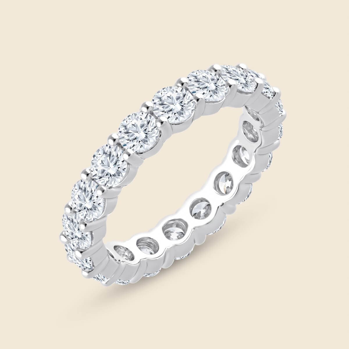 Ausdrucksstarker Ring in Weiß mit Lab-Diamanten