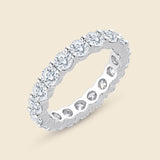 Ausdrucksstarker Ring in Weiß mit Lab-Diamanten 