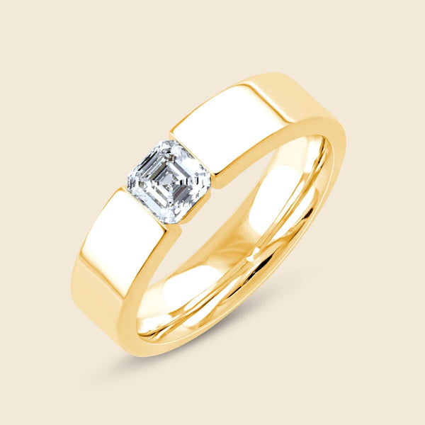Breiter Ring in Gelbgold mit mittigem Lab-Diamanten im Asscher-Schliff 