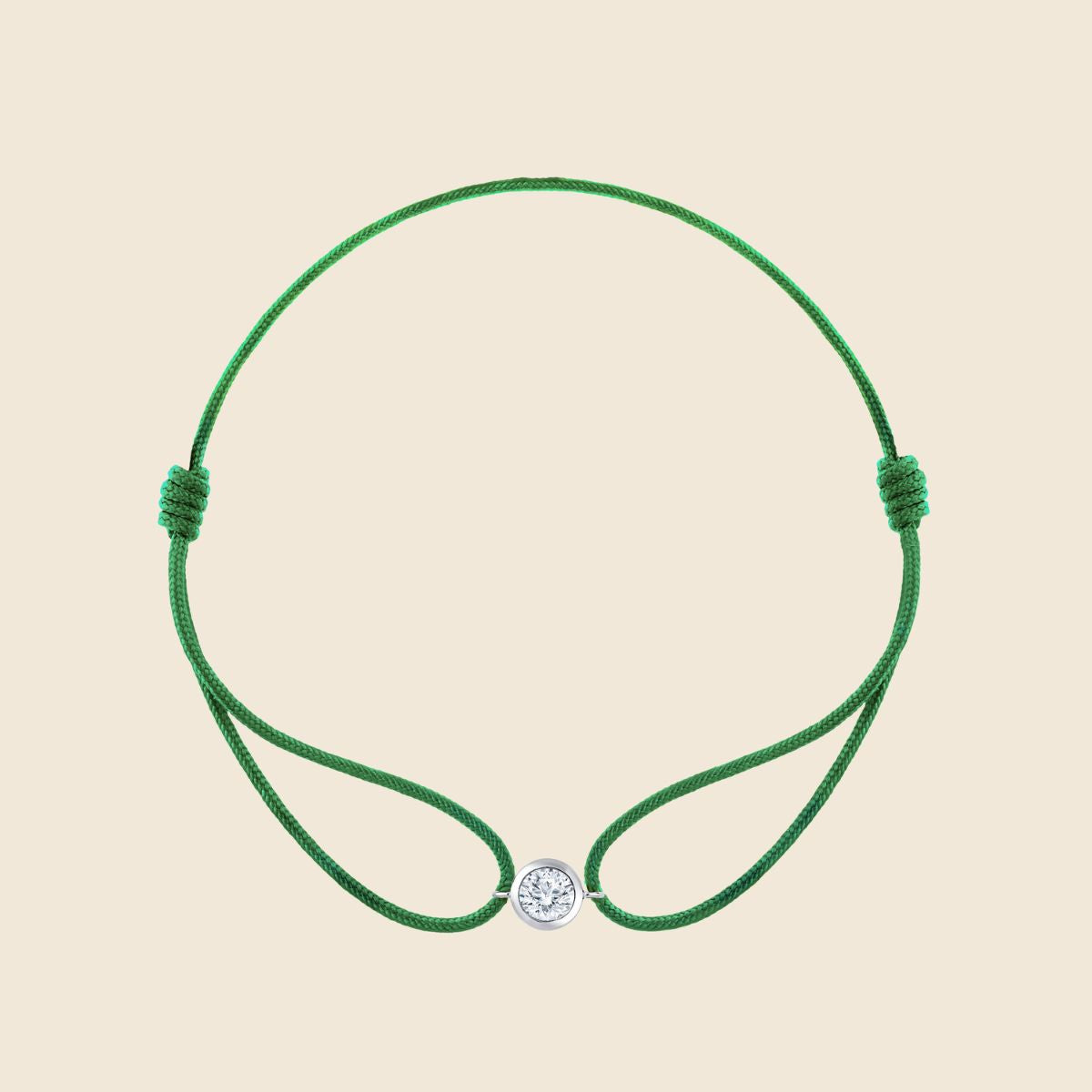 grünes Kordarmband mit rundem Lab Diamanten in weiß Fassung