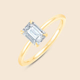 Verlobungsring in Gelbgold mit 1ct Lab Diamant im rechteckigen Emerald Schliff 