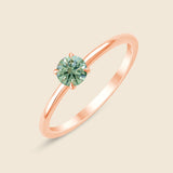 Eleganter Ring in Rose mit grünem Lab-Diamanten